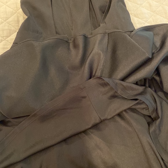 Lulu’s Little Black Dress - Picture 5 of 9